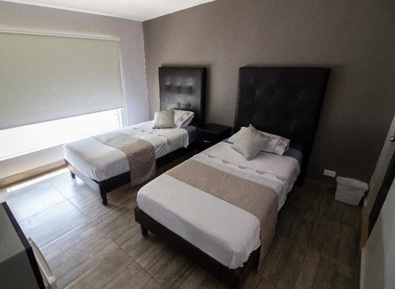 Econosuites Монтеррей Экстерьер фото