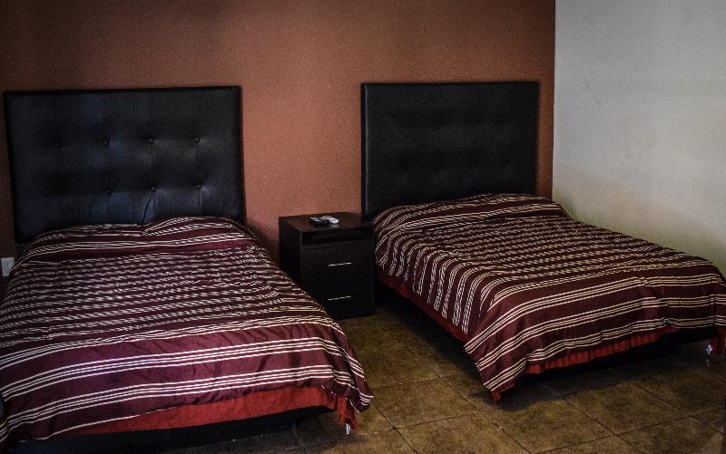 Econosuites Монтеррей Экстерьер фото