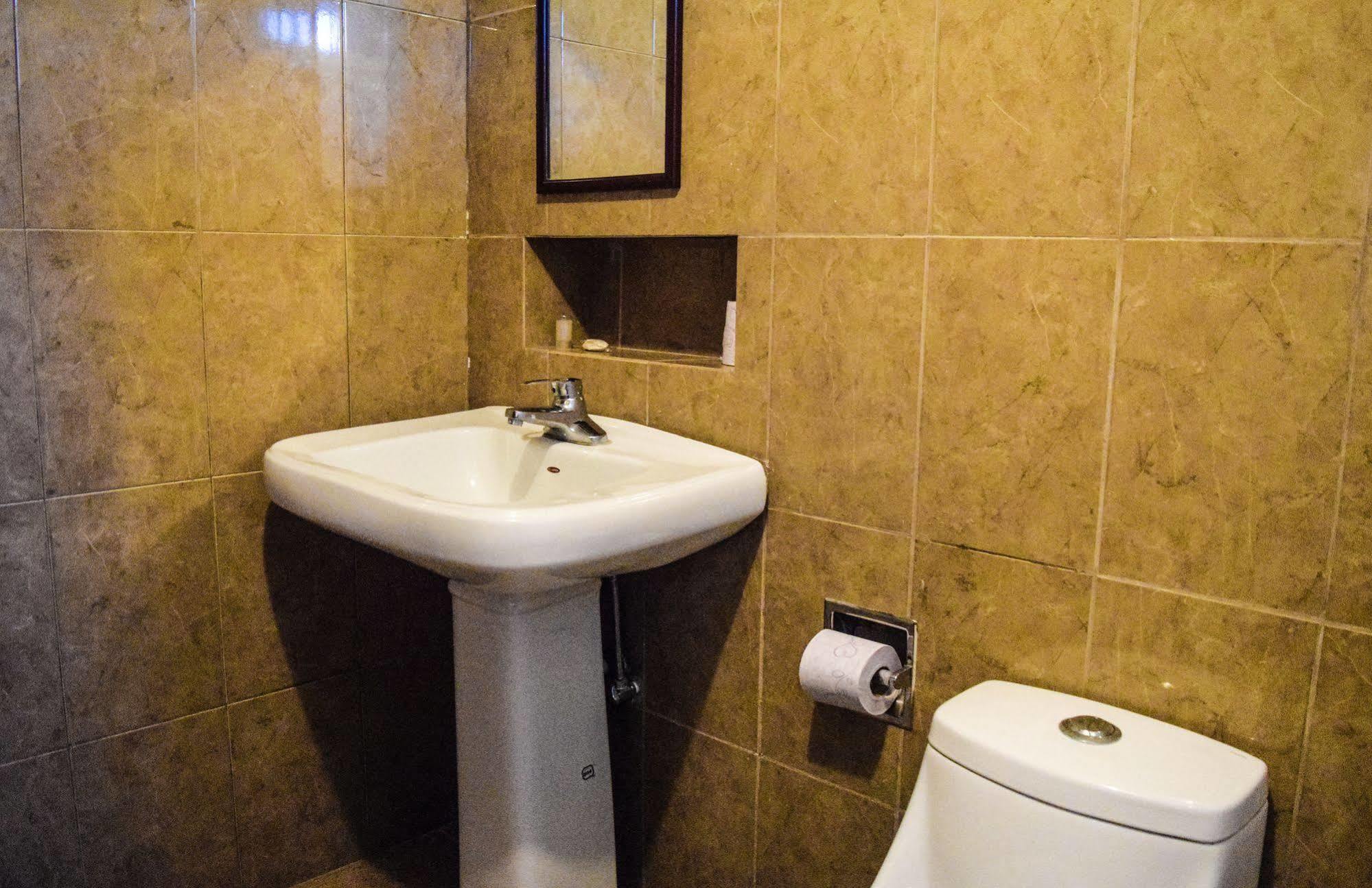 Econosuites Монтеррей Экстерьер фото